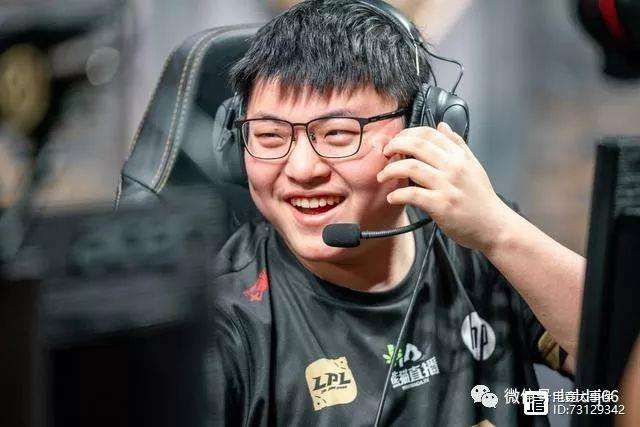 九游反败为胜首场状态出色，巴黎圣日耳曼观众沸腾！，Uzi重返赛场比赛高潮迭起的简单介绍